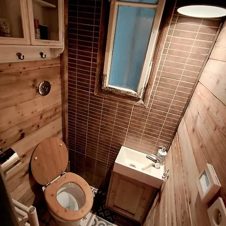 Tiny Cube Apartman *